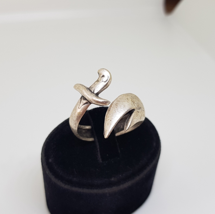 ZÜLFİKAR FORMUNDA YAPILMIŞ ÜZERİ DUALI ANTİKA NADİR GÜMÜŞ YÜZÜK