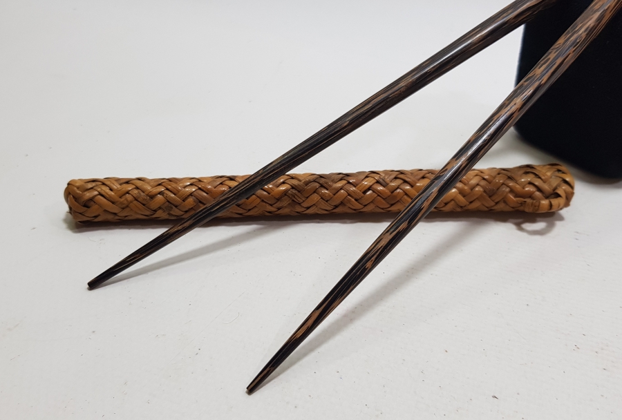 ORİJİNAL EL ÖRME HASIR KILIFINDA CHOPSTİCK TAKIMI