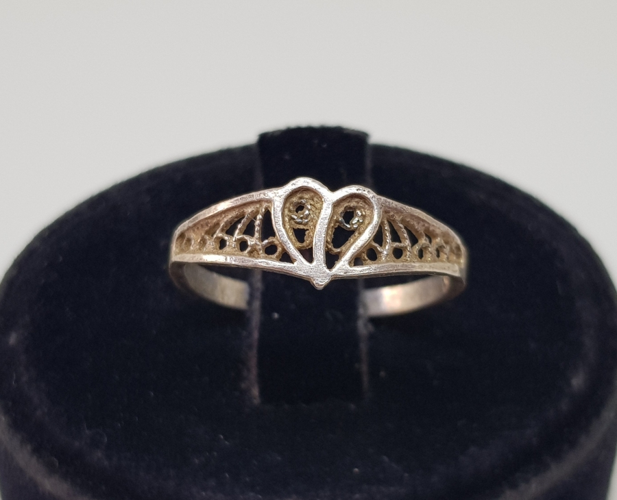 TELKARİ İŞÇİLİKLİ KALP FORMLU GÜMÜŞ YÜZÜK