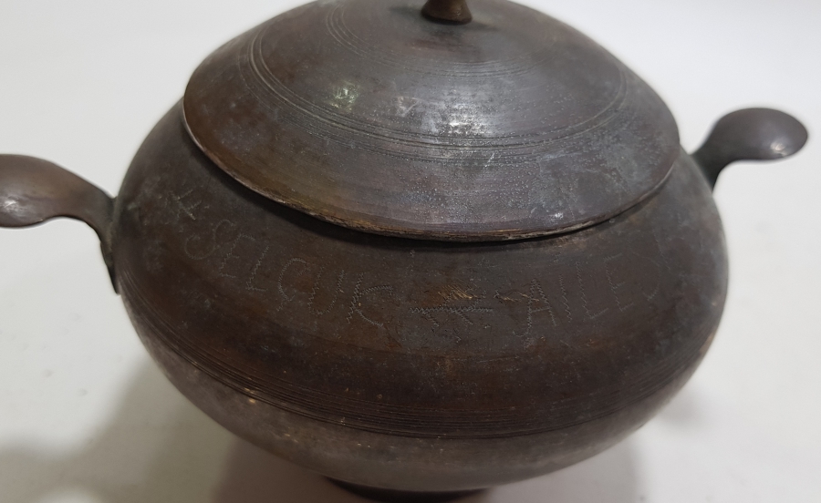 OSMANLI DÖNEMİ NADİR FORMDA HİLAL TUTMAÇLI KAPAKLI MACUNLUK