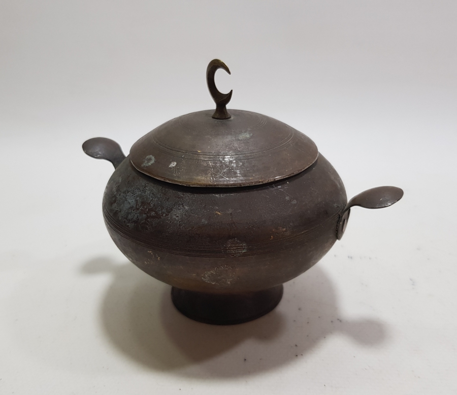 OSMANLI DÖNEMİ NADİR FORMDA HİLAL TUTMAÇLI KAPAKLI MACUNLUK