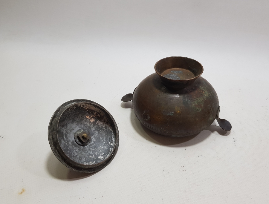 OSMANLI DÖNEMİ NADİR FORMDA HİLAL TUTMAÇLI KAPAKLI MACUNLUK