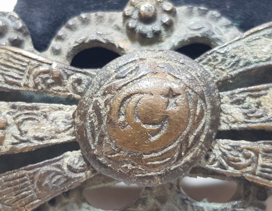 ÜZERİ AY YILDIZLI OSMANLI DÖNEMİ BRONZ GELİN KEMERİ TOKASI