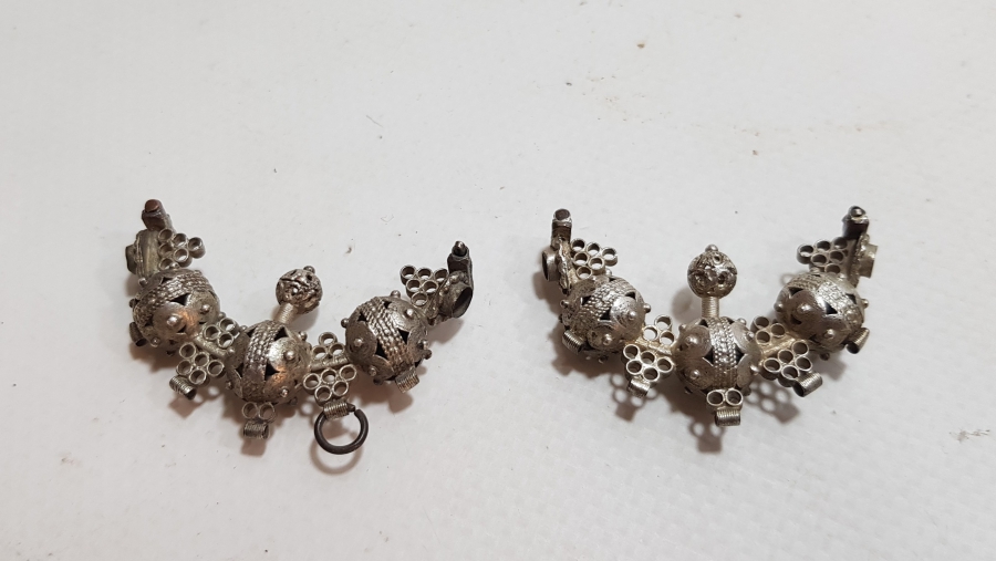 OSMANLI DÖNEMİ DİYARBAKIR YAPIMI ERMENİ İŞİ GÜMÜŞ ÇİFT KÜPE PARÇASI