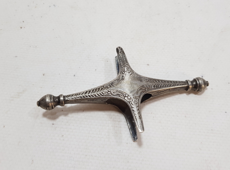 OSMANLI DÖNEMİ TUĞRALI VE ÇEŞNİLİ ABDÜLHAMİT HAN DÖNEMİ ÇOK NADİR GÜMÜŞ ERTUĞRUL ALAYLARI SUBAY KILICI BALÇAĞI