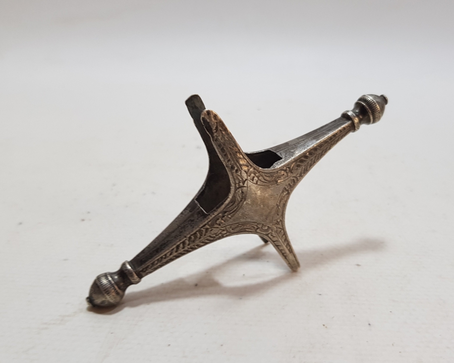 OSMANLI DÖNEMİ TUĞRALI VE ÇEŞNİLİ ABDÜLHAMİT HAN DÖNEMİ ÇOK NADİR GÜMÜŞ ERTUĞRUL ALAYLARI SUBAY KILICI BALÇAĞI