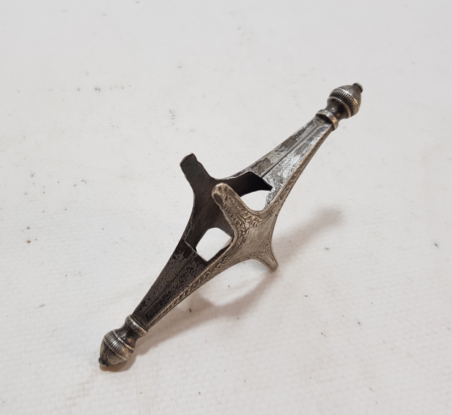 OSMANLI DÖNEMİ TUĞRALI VE ÇEŞNİLİ ABDÜLHAMİT HAN DÖNEMİ ÇOK NADİR GÜMÜŞ ERTUĞRUL ALAYLARI SUBAY KILICI BALÇAĞI