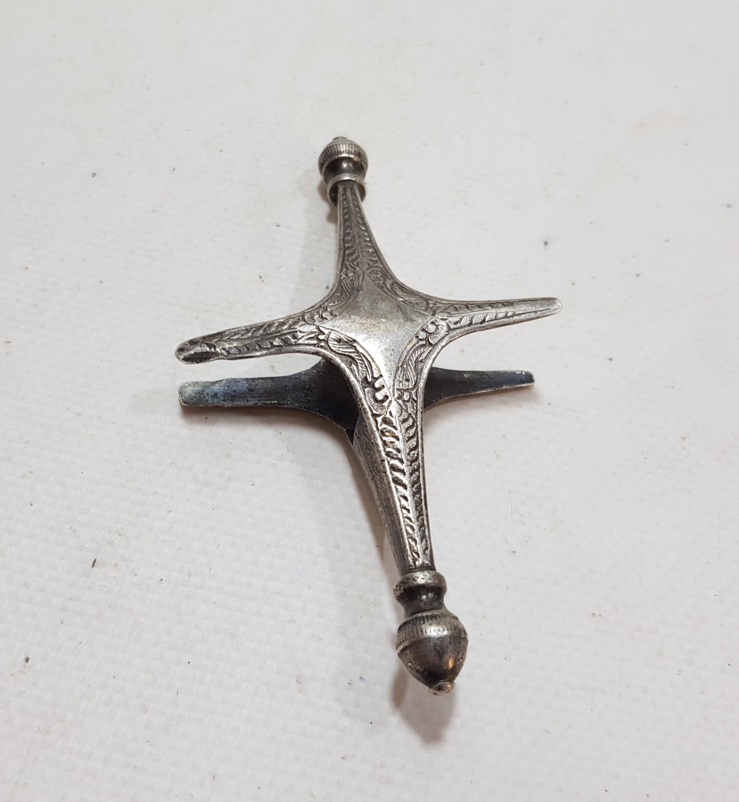 OSMANLI DÖNEMİ TUĞRALI VE ÇEŞNİLİ ABDÜLHAMİT HAN DÖNEMİ ÇOK NADİR GÜMÜŞ ERTUĞRUL ALAYLARI SUBAY KILICI BALÇAĞI