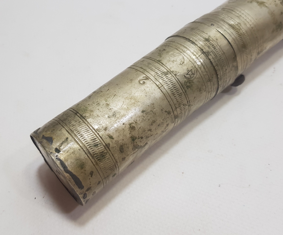 ÜZERİ AY YILDIZLI VE USTA DAMGALI ALPAKA KAHVE DEĞİRMENİ