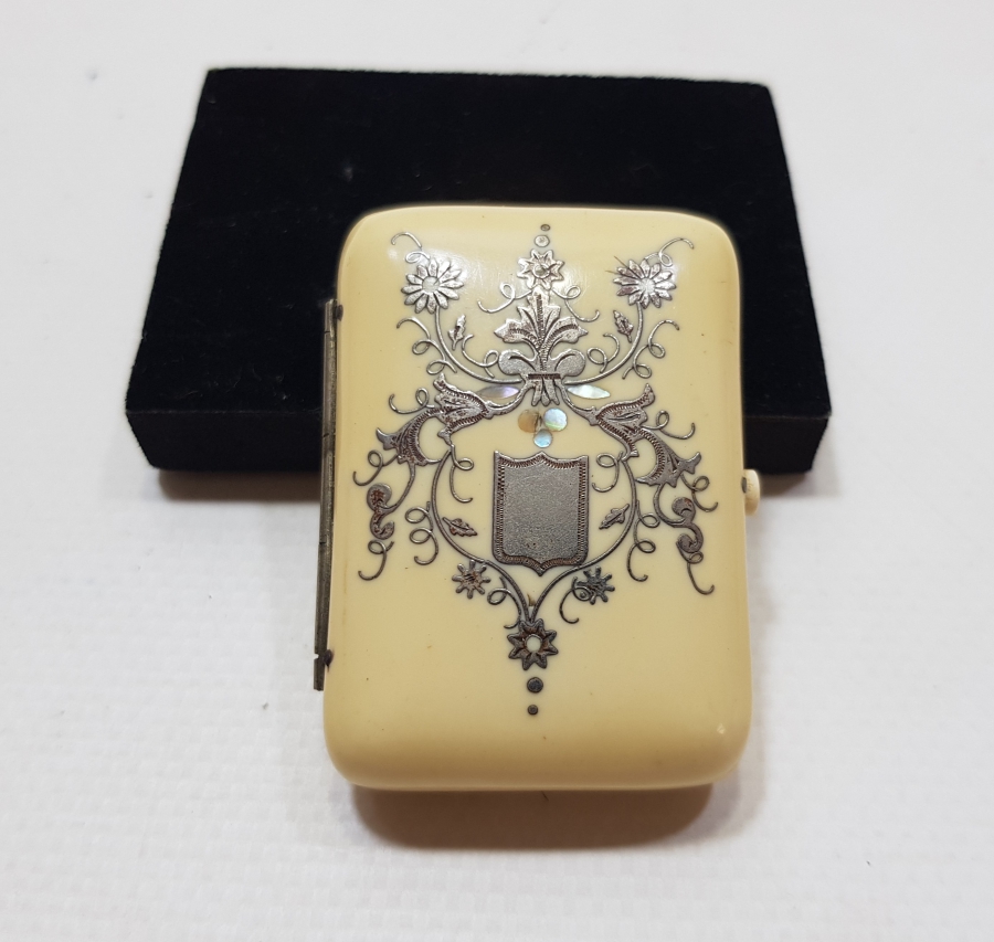 ÜZERİ GÜMÜŞ ÇAKMA İŞÇİLİKLİ OSMANLI DÖNEMİ BAKALİT CÜZDAN