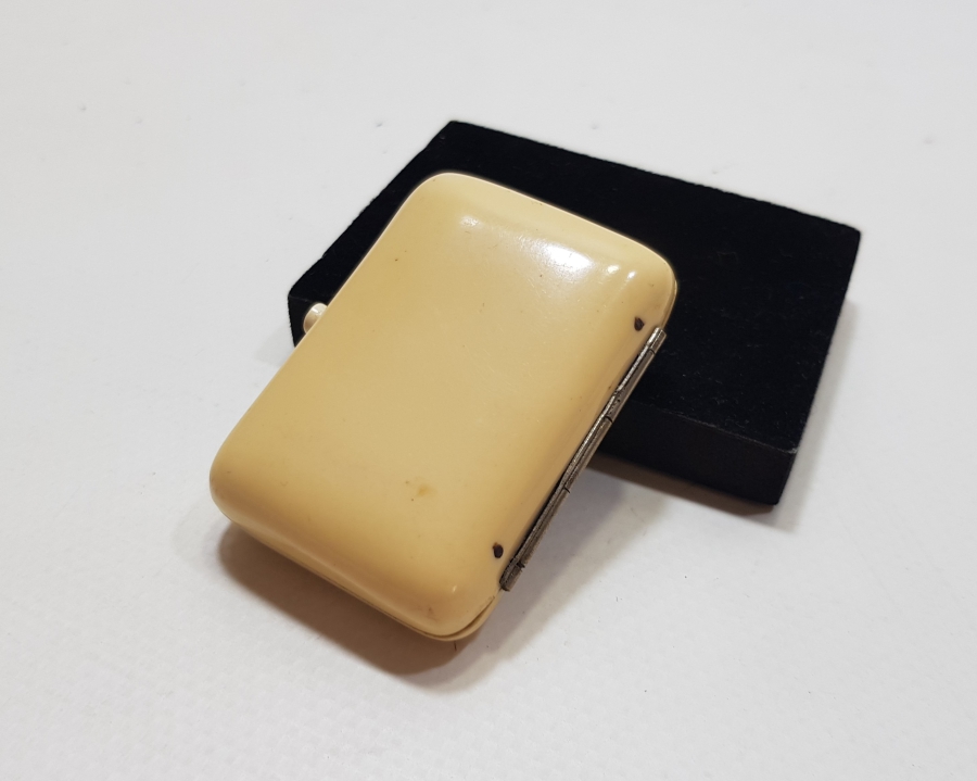 ÜZERİ GÜMÜŞ ÇAKMA İŞÇİLİKLİ OSMANLI DÖNEMİ BAKALİT CÜZDAN