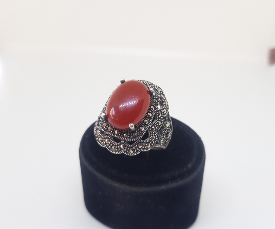 AKİK VE MARGAZİT TAŞLARIYLA SÜSLÜ GÜMÜŞ YÜZÜK