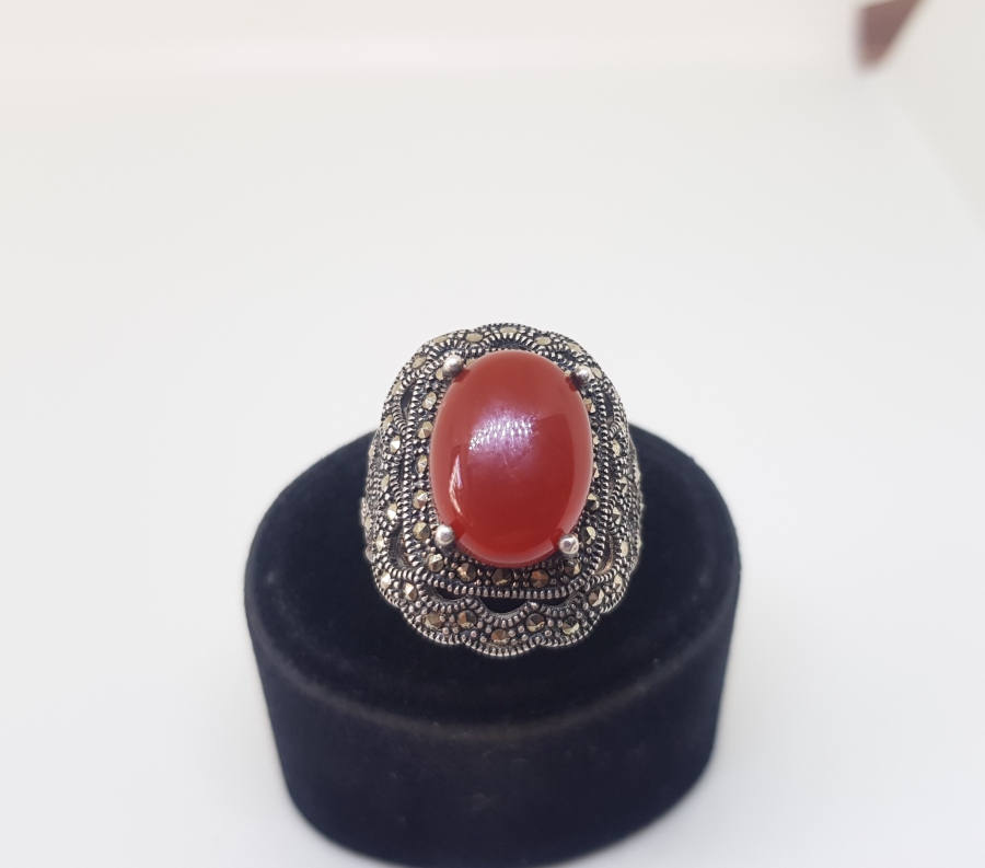 AKİK VE MARGAZİT TAŞLARIYLA SÜSLÜ GÜMÜŞ YÜZÜK