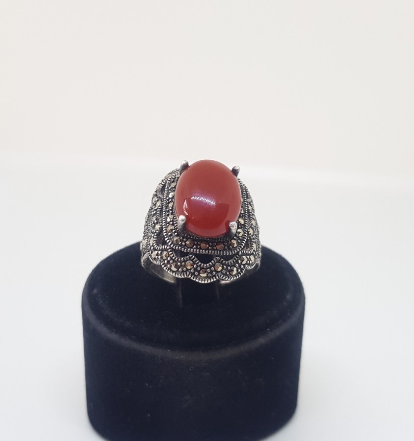 AKİK VE MARGAZİT TAŞLARIYLA SÜSLÜ GÜMÜŞ YÜZÜK