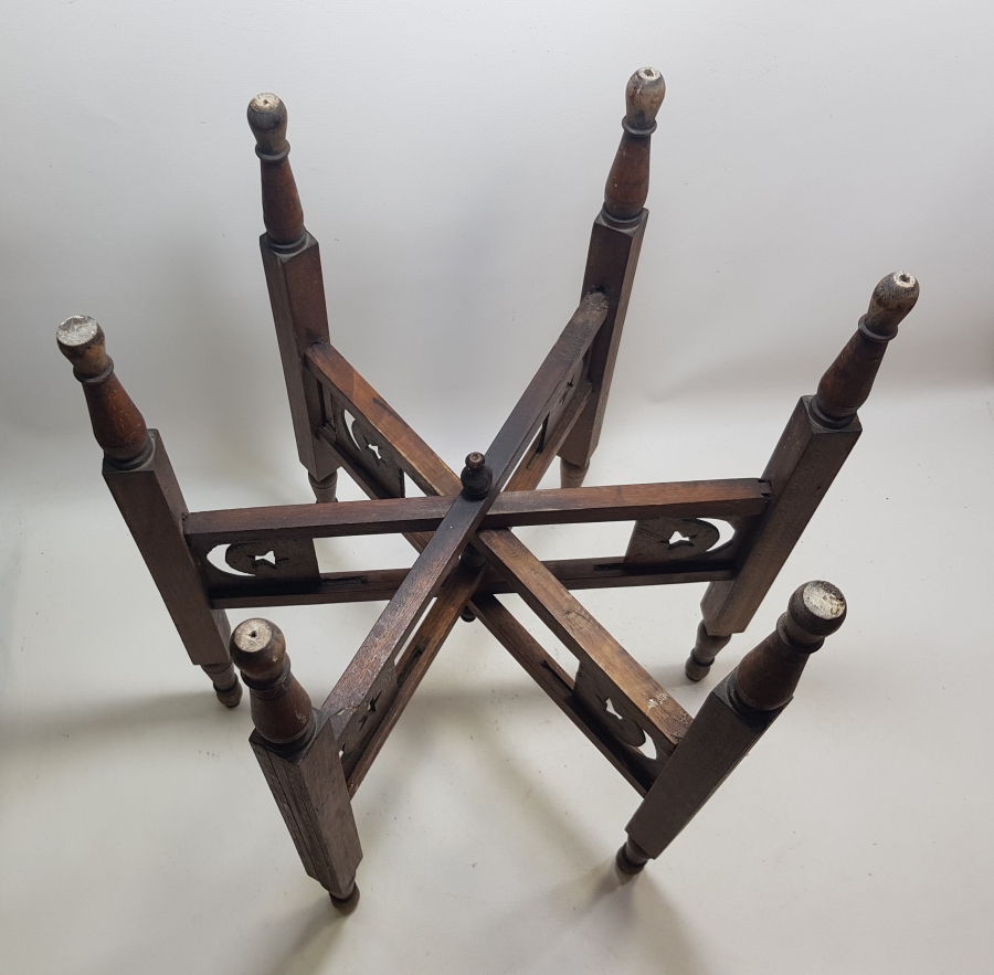 OSMANLI DÖNEMİ MARKUTERİ İŞÇİLİKLİ VE AY YILDIZLI KONAK İŞİ BÜYÜK BOY SOFRA ALTLIĞI