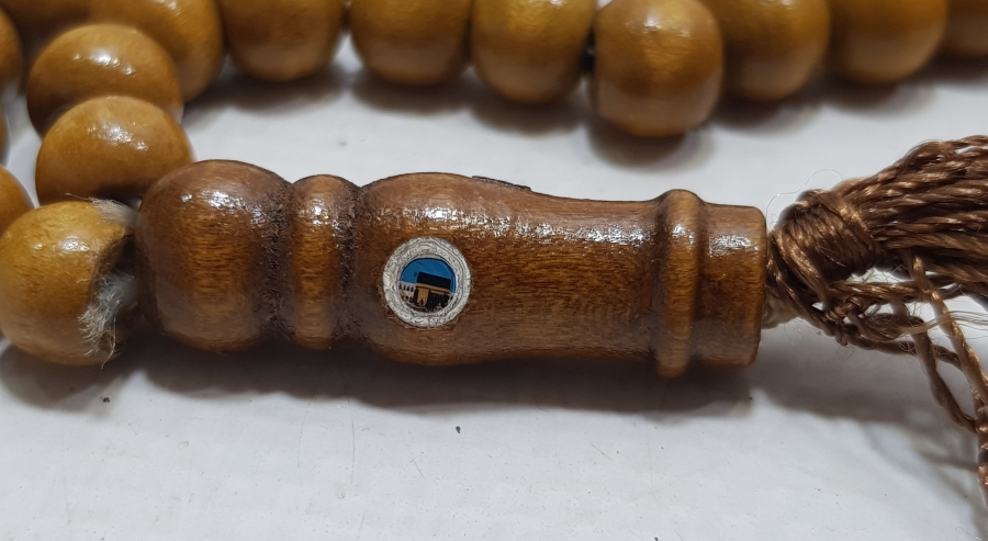 İÇİNDE KABE-İ ŞERİF GÖRSELİ BULUNAN MİKRO FOTOĞRAFLI OSMANLI DÖNEMİ AHŞAP NAMAZ TESPİHİ