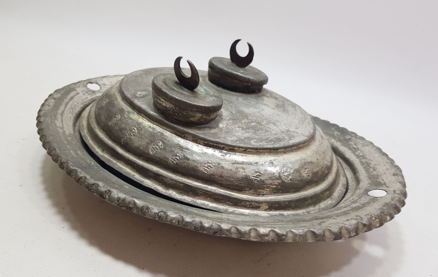 OSMANLI DÖNEMİ DAMGALI VE HİLAL TUTMAÇLI NADİR FORMDA BOSNA İŞİ KAPAKLI LENGER