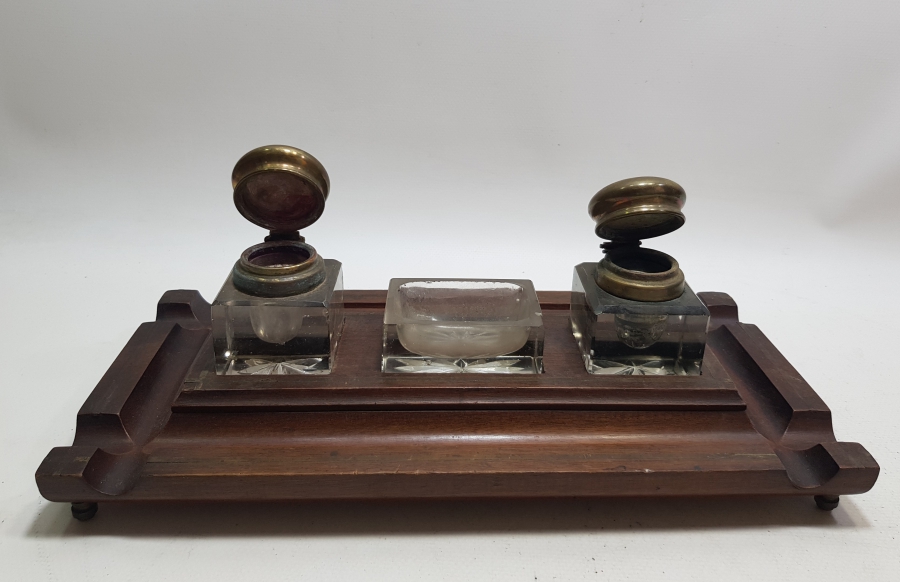 ÇOK NADİR ANTİKA AHŞAP KAİDELİ YÜKSEK KONDİSYONDA ANTİKA YAZI TAKIMI