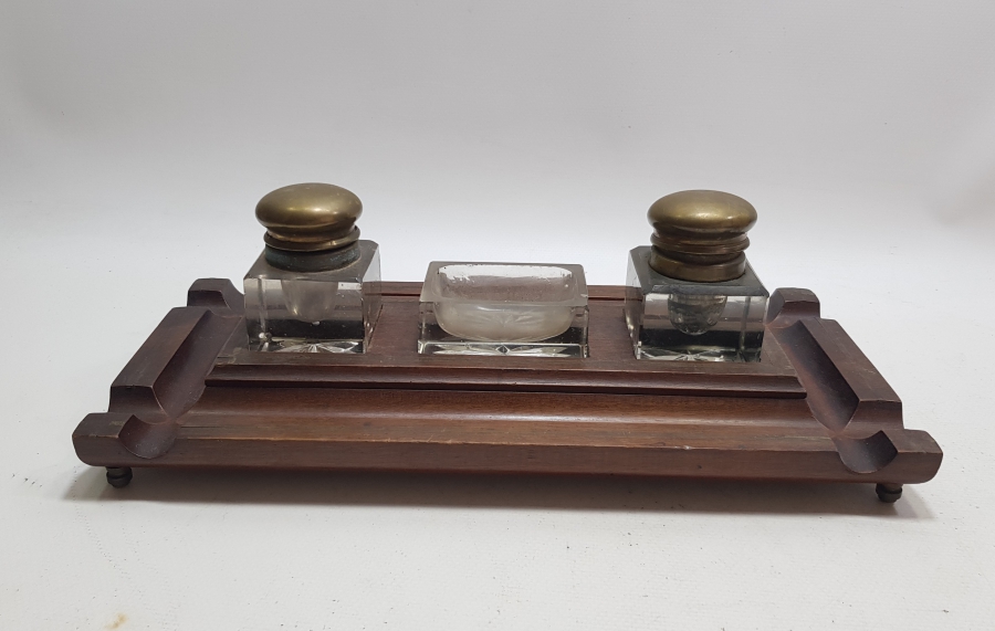 ÇOK NADİR ANTİKA AHŞAP KAİDELİ YÜKSEK KONDİSYONDA ANTİKA YAZI TAKIMI