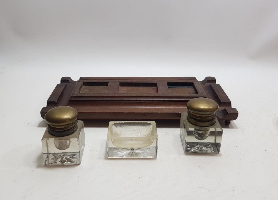 ÇOK NADİR ANTİKA AHŞAP KAİDELİ YÜKSEK KONDİSYONDA ANTİKA YAZI TAKIMI