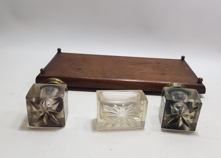 ÇOK NADİR ANTİKA AHŞAP KAİDELİ YÜKSEK KONDİSYONDA ANTİKA YAZI TAKIMI