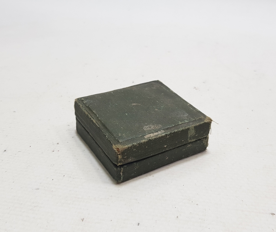 ORİJİNAL KUTUSUNDA SEYAHAT TRAŞ TAKIMI