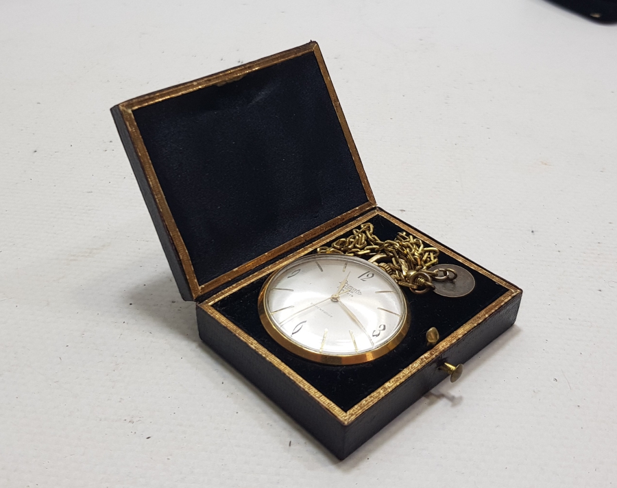 ORİJİNAL KUTUSUNDA VE ORİJİNAL KÖSTEĞİYLE ALTIN KAPLAMA ÇALIŞIR DURUMDA ANTİKA CEP SAATİ