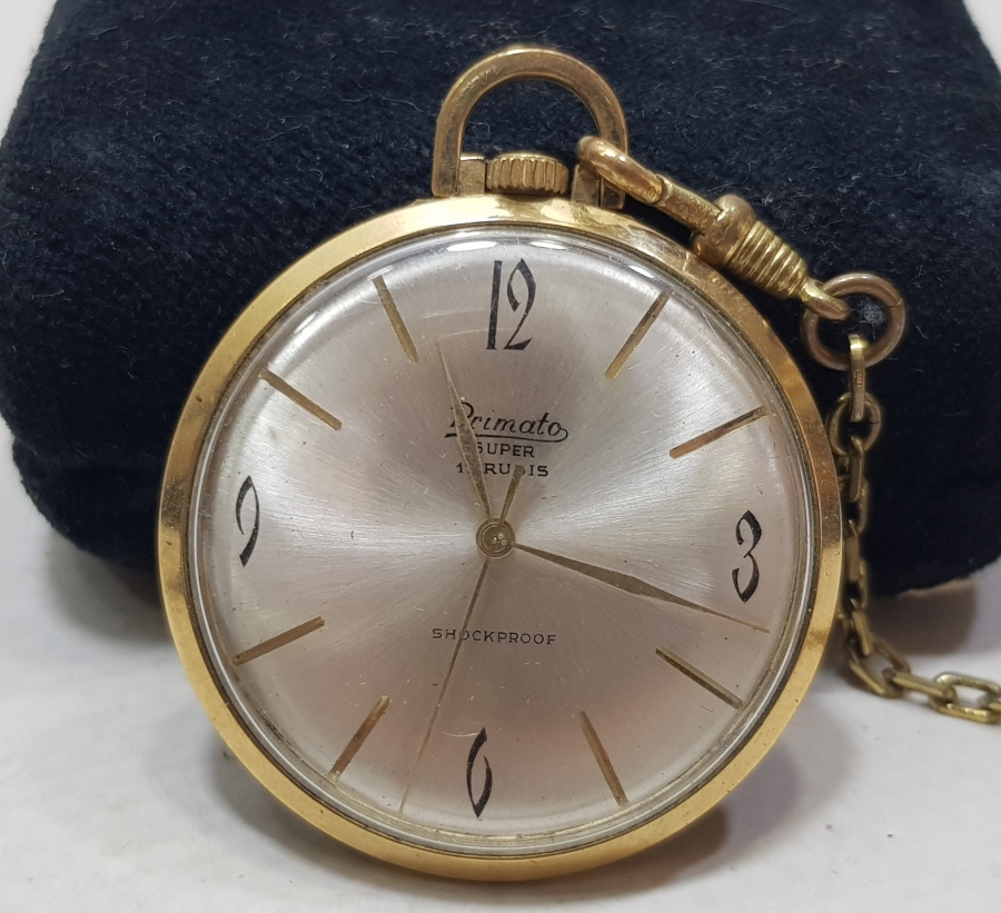 ORİJİNAL KUTUSUNDA VE ORİJİNAL KÖSTEĞİYLE ALTIN KAPLAMA ÇALIŞIR DURUMDA ANTİKA CEP SAATİ