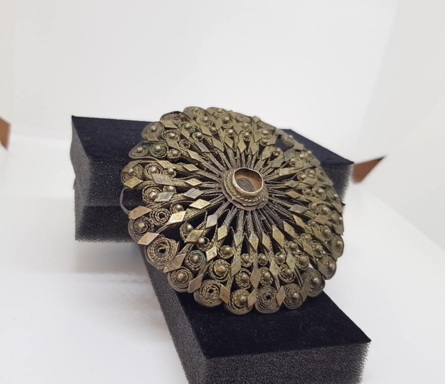 OSMANLI DÖNEMİ NADİR FORMDA TELKARİ İŞÇİLİKLİ GELİN TEPELİĞİ