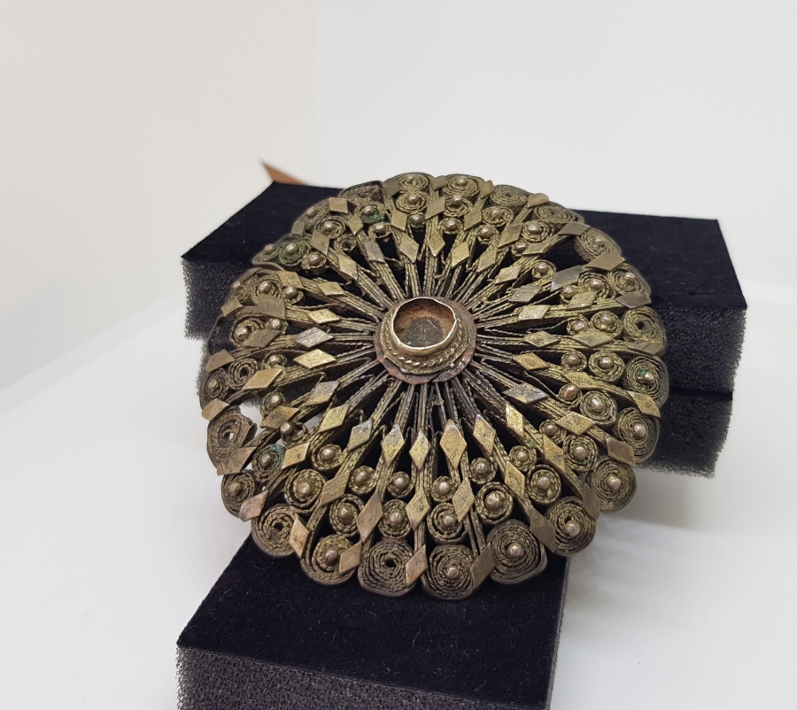 OSMANLI DÖNEMİ NADİR FORMDA TELKARİ İŞÇİLİKLİ GELİN TEPELİĞİ