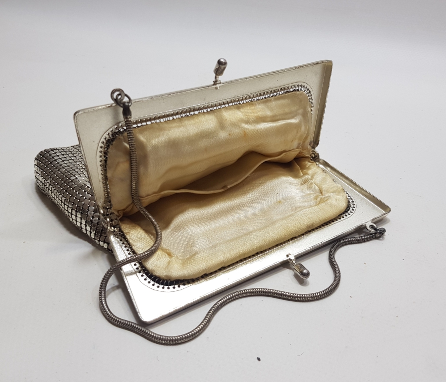 BÜYÜK BOY GÜMÜŞ KAPLAMA ANTİKA GECE ÇANTASI