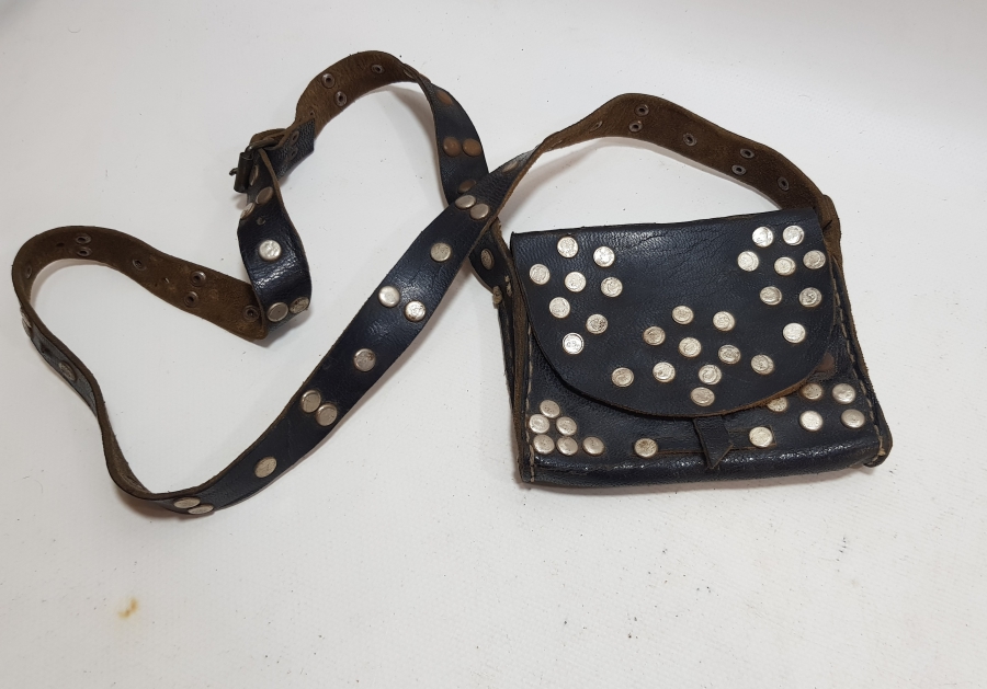 OSMANLI DÖNEMİ ÜZERİ KABARALI DERİDEN MAMUL EFELERİN KULLANDIĞI ENAMI ŞERİF KABI