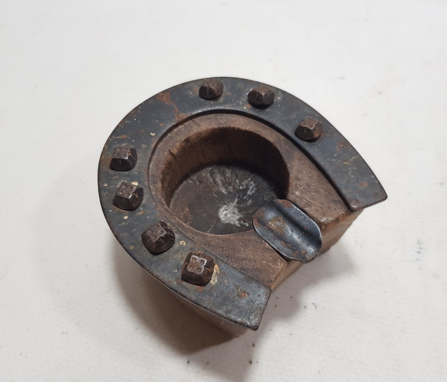 AT TOYNAĞI FORMUNDA YAPILMIŞ NAL FİGÜRLÜ OSMANLI DÖNEMİ NADİR KÜLLÜK