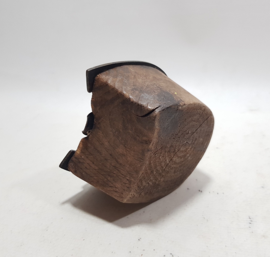 AT TOYNAĞI FORMUNDA YAPILMIŞ NAL FİGÜRLÜ OSMANLI DÖNEMİ NADİR KÜLLÜK