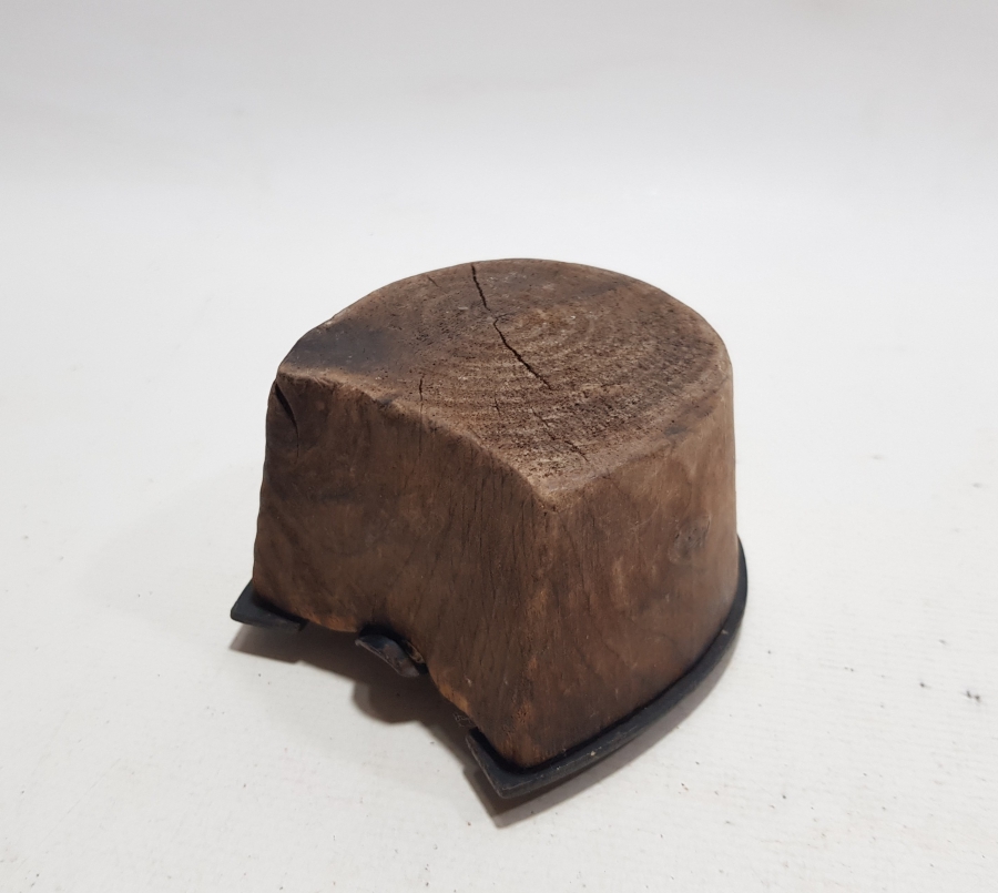 AT TOYNAĞI FORMUNDA YAPILMIŞ NAL FİGÜRLÜ OSMANLI DÖNEMİ NADİR KÜLLÜK