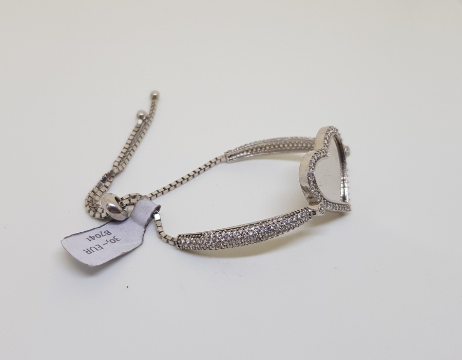 ÜZERİ MARGAZİT TAŞLARLA SÜSLÜ KALP FORMLU GÜMÜŞ BİLEKLİK