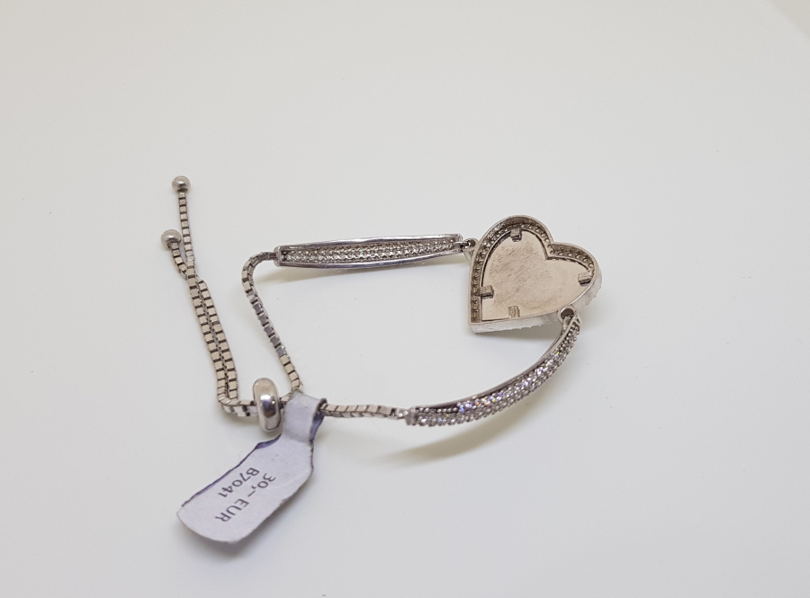 ÜZERİ MARGAZİT TAŞLARLA SÜSLÜ KALP FORMLU GÜMÜŞ BİLEKLİK