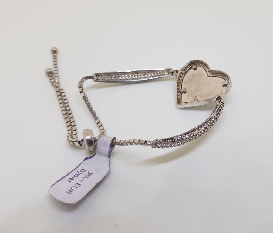 ÜZERİ MARGAZİT TAŞLARLA SÜSLÜ KALP FORMLU GÜMÜŞ BİLEKLİK