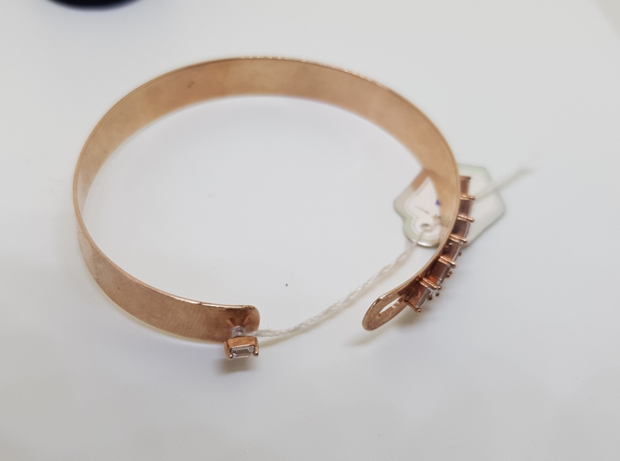 BAGET FORMLU MARGAZİT TAŞLAR BULUNAN ÖZEL YAPIM GÜMÜŞ AVRUPA BİLEKLİK