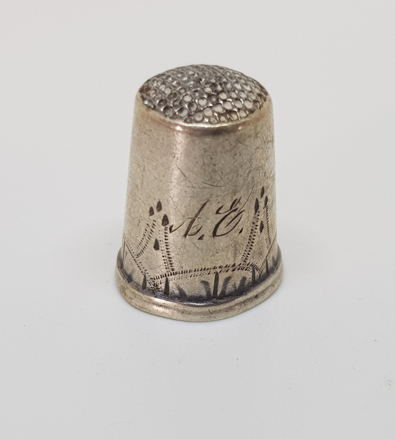 ÜZERİ İNSİYALLİ OSMANLI DÖNEMİ GÜMÜŞ TERZİ YÜKSÜĞÜ