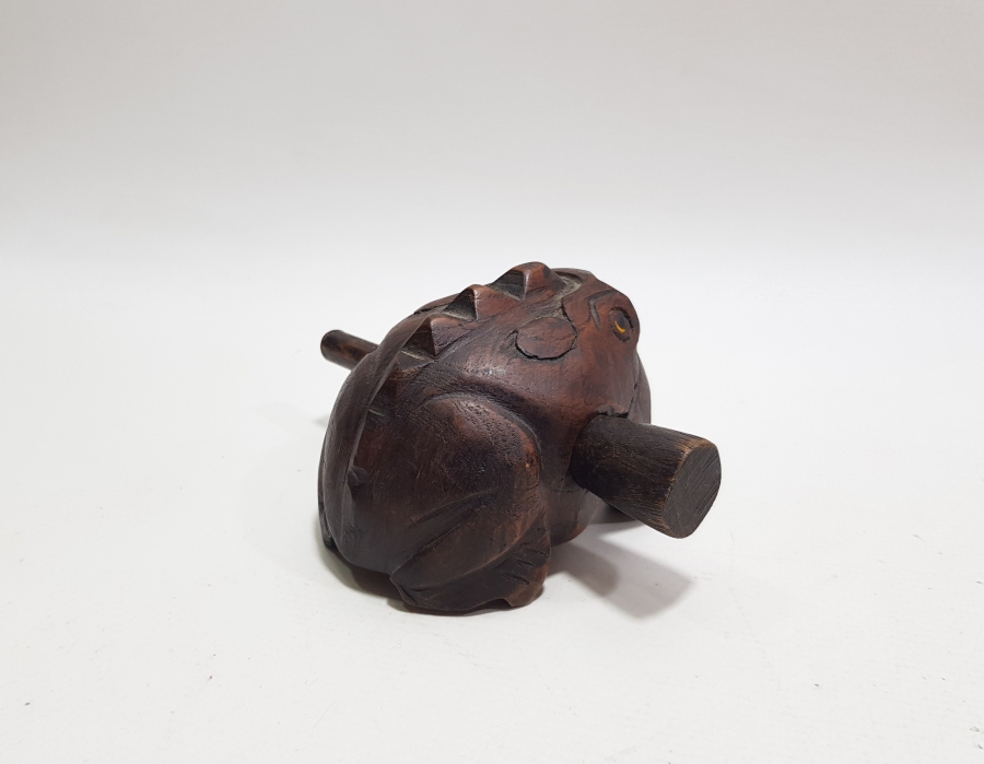 OSMANLI DÖNEMİ KURBAĞA FORMUNDA YAPILMIŞ KURBAĞA SESİ ÇIKARAN ANTİKA AHŞAP OYUNCAK