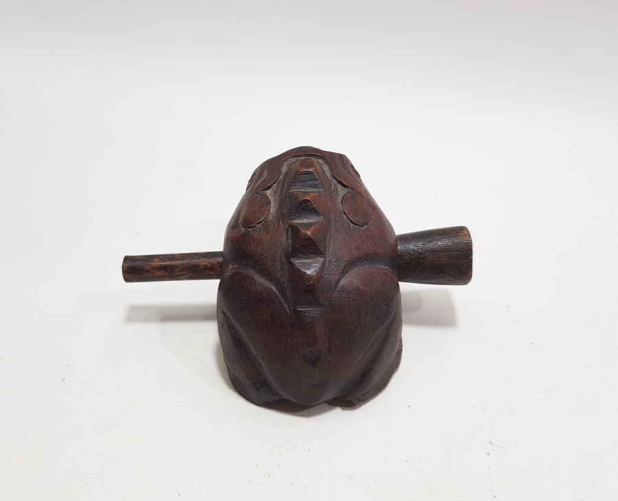 OSMANLI DÖNEMİ KURBAĞA FORMUNDA YAPILMIŞ KURBAĞA SESİ ÇIKARAN ANTİKA AHŞAP OYUNCAK