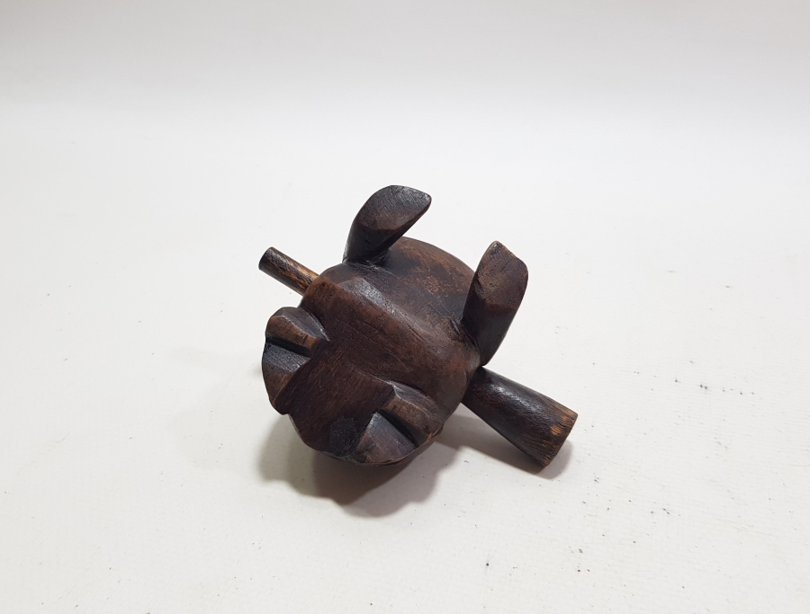 OSMANLI DÖNEMİ KURBAĞA FORMUNDA YAPILMIŞ KURBAĞA SESİ ÇIKARAN ANTİKA AHŞAP OYUNCAK