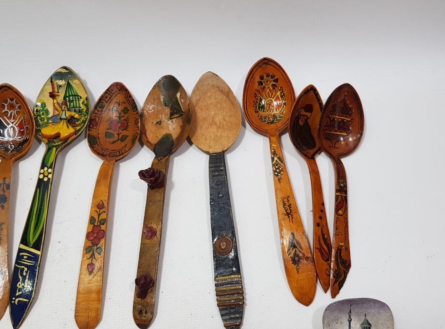 ORİJİNAL KAŞIKLIĞIYLA 22 ADET ANTİKA TAHTA KAŞIK