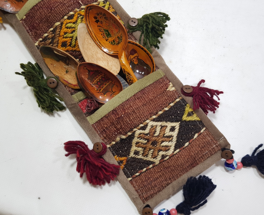 ORİJİNAL KAŞIKLIĞIYLA 22 ADET ANTİKA TAHTA KAŞIK