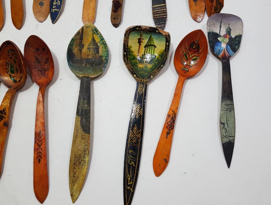 ORİJİNAL KAŞIKLIĞIYLA 22 ADET ANTİKA TAHTA KAŞIK