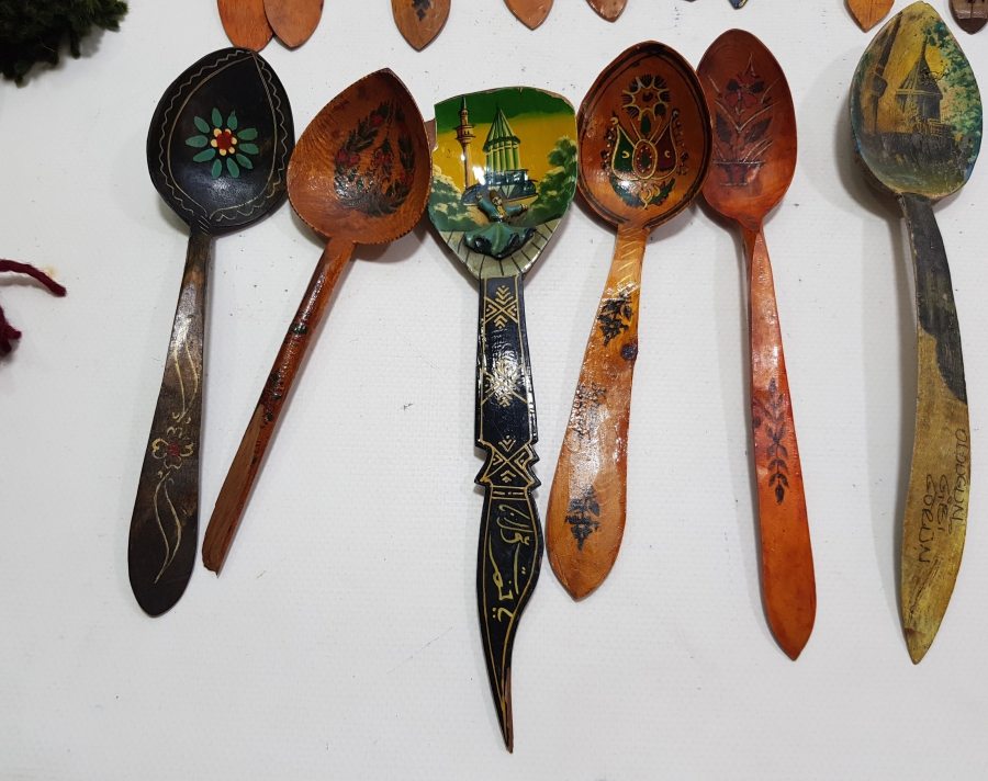 ORİJİNAL KAŞIKLIĞIYLA 22 ADET ANTİKA TAHTA KAŞIK