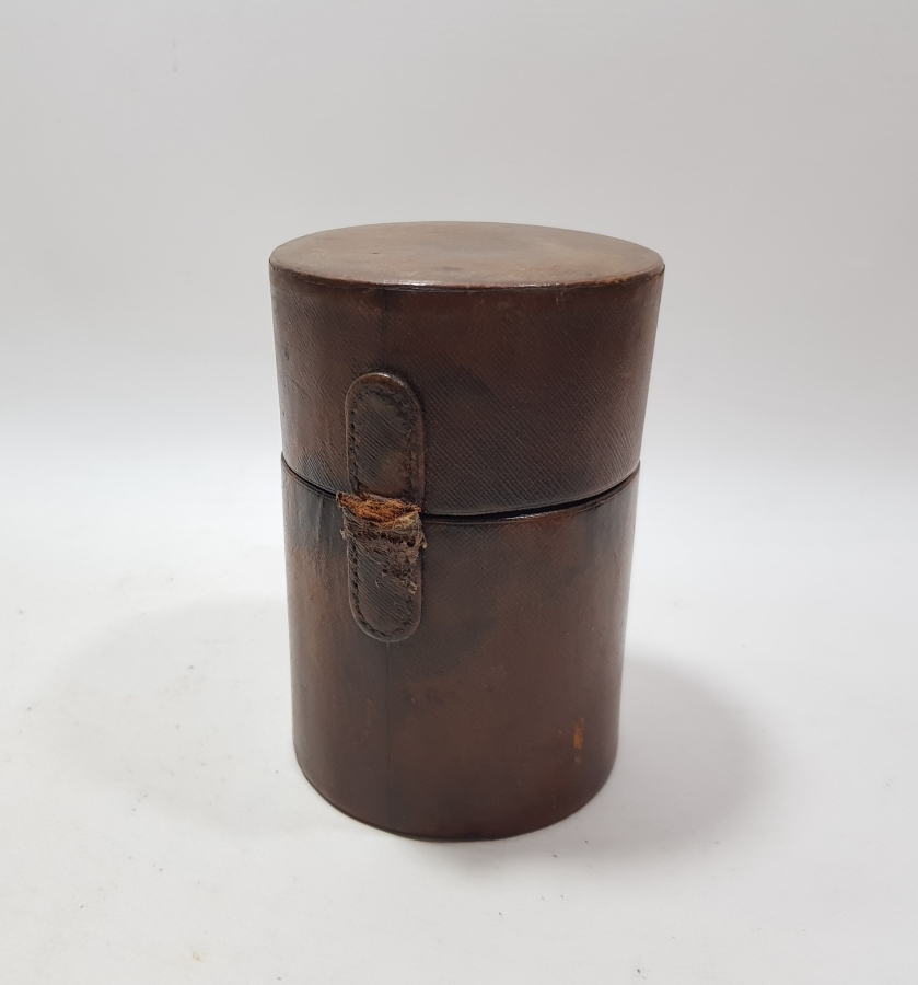 ORİJİNAL DERİ KABINDA OSMANLI DÖNEMİ ÇOK NADİR GÜL YAĞI ŞİŞESİ TAKIMI