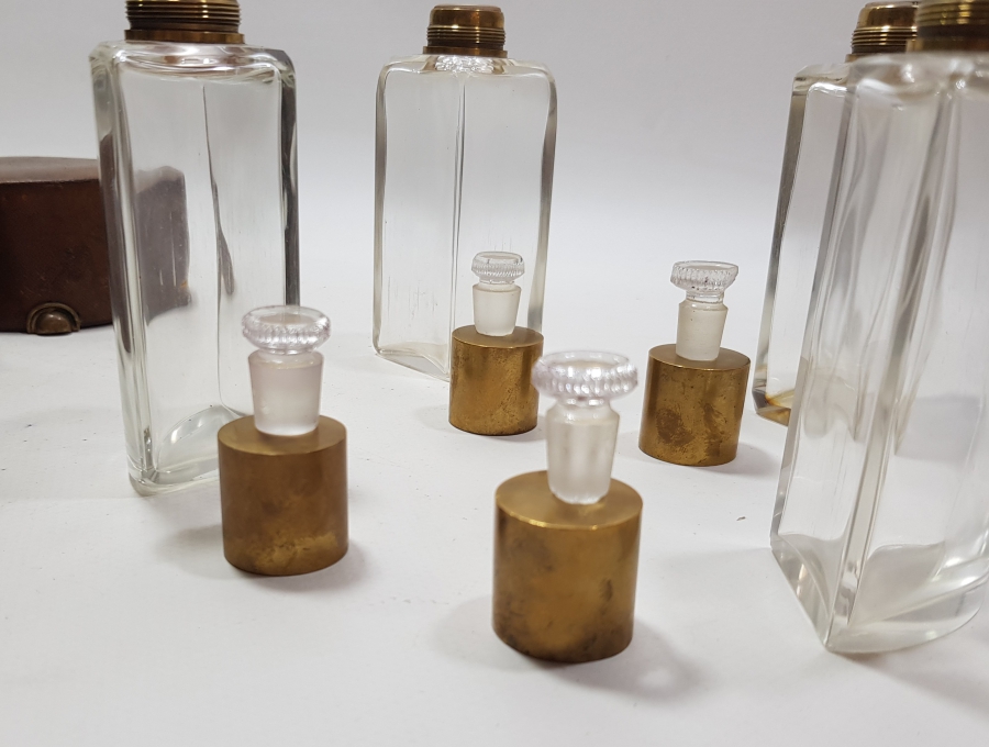 ORİJİNAL DERİ KABINDA OSMANLI DÖNEMİ ÇOK NADİR GÜL YAĞI ŞİŞESİ TAKIMI