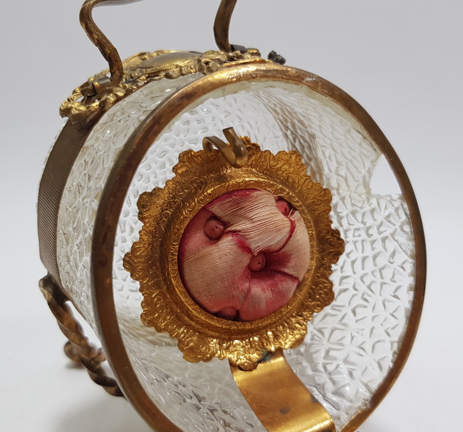 OSMANLI DÖNEMİ NADİR FORMDA KAPAKLI SAAT TEŞHİR KUTUSU